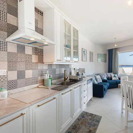 Apartament Seafront, Duplex With Massive Seaview Terrace By 360 Estates