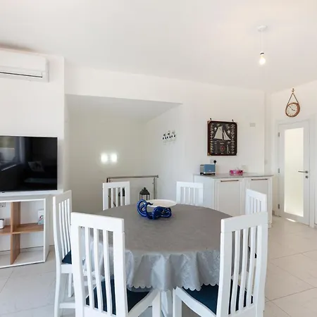 Apartament Seafront, Duplex With Massive Seaview Terrace By 360 Estates *