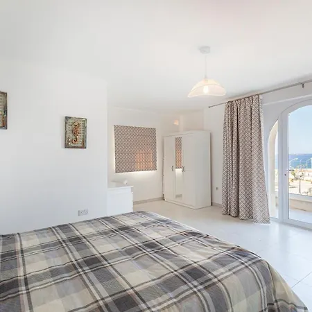 Apartament Seafront, Duplex With Massive Seaview Terrace By 360 Estates *