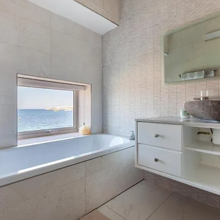 Apartament Seafront, Duplex With Massive Seaview Terrace By 360 Estates *