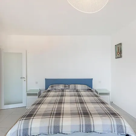 Apartament Seafront, Duplex With Massive Seaview Terrace By 360 Estates St Paul's Bay